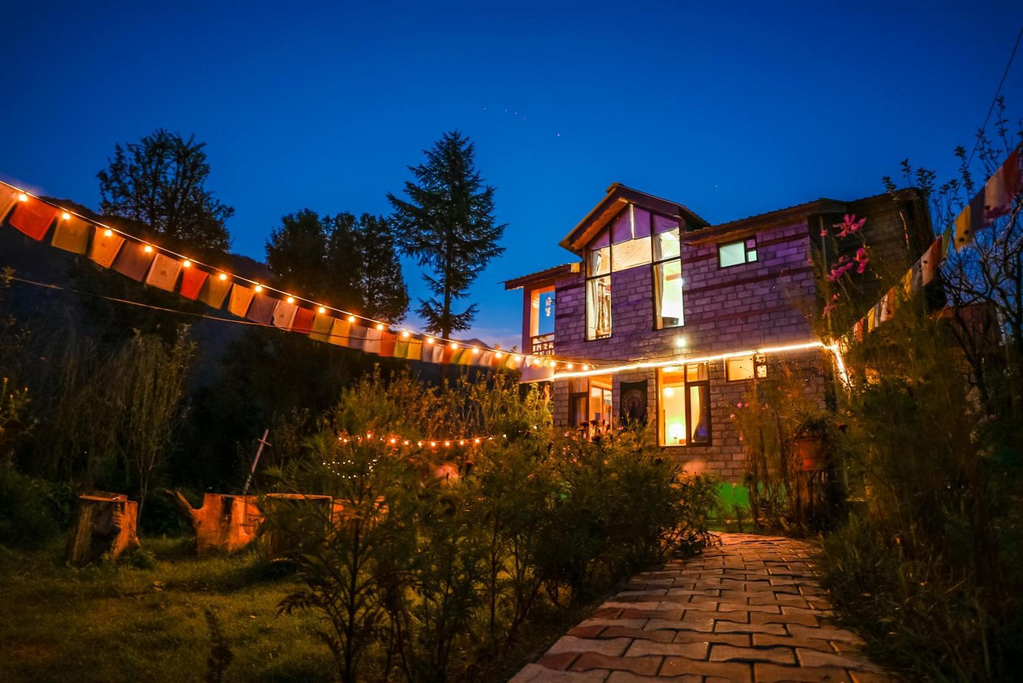 The Manu Emerald # Farmhouse # Top Selling Cottage In Manali # Peaceful Heritage Cozy Stay # Lawn With Bonfire # Most Awarded Manāli Exterior foto